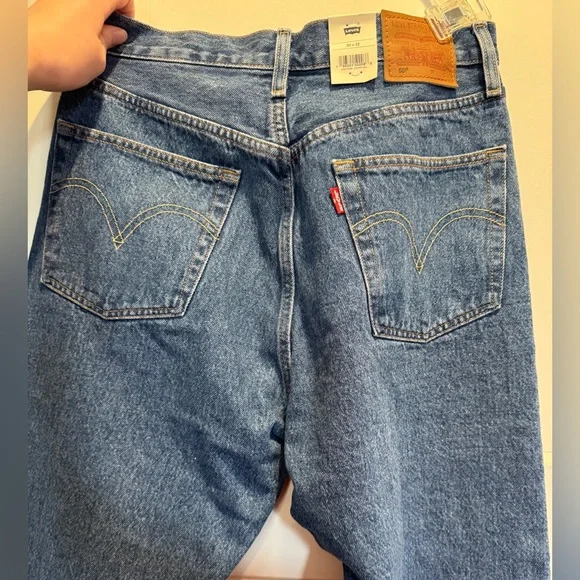 NWT Levi's Men's 501 Straight Leg Jeans in Classic Blue - Picture 8 of 8